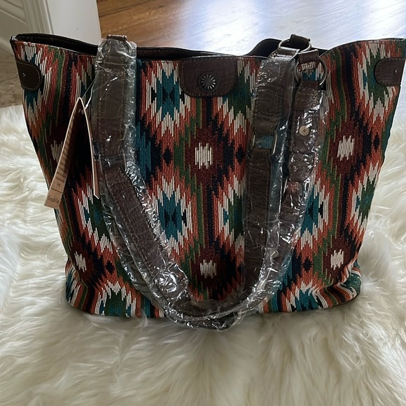 🆕 Justin Jacquard Aztec Print Concealed Carry Tote Shoulder Handbag Purse - Picture 1 of 11